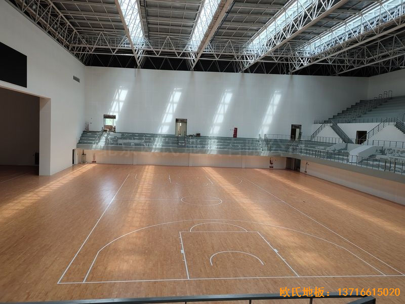四川达州文理学院体育地板安装案例