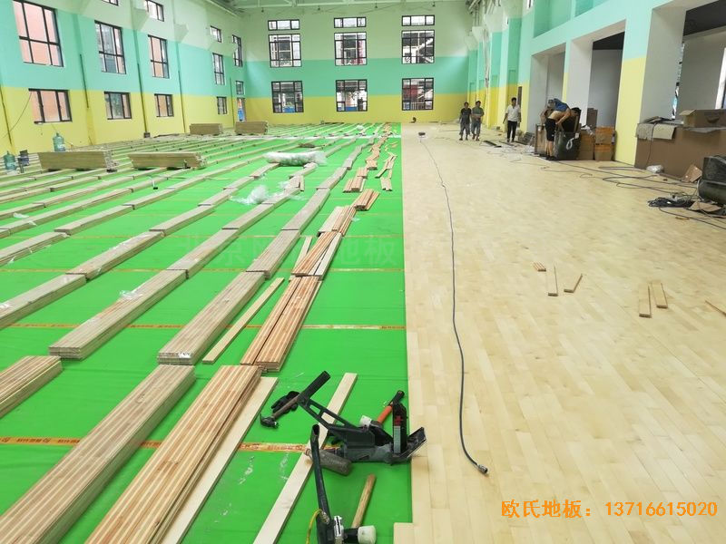 郑州中原区酷康篮球馆体育木地板施工案例