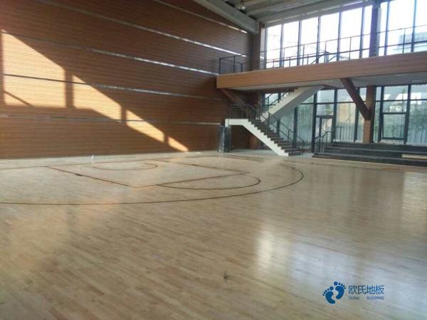学校篮球场地地板的技术参数