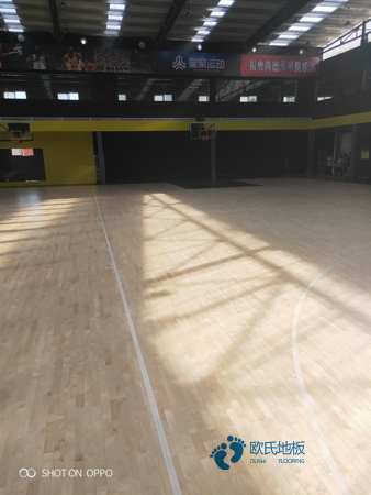 运动篮球木地板安装费2