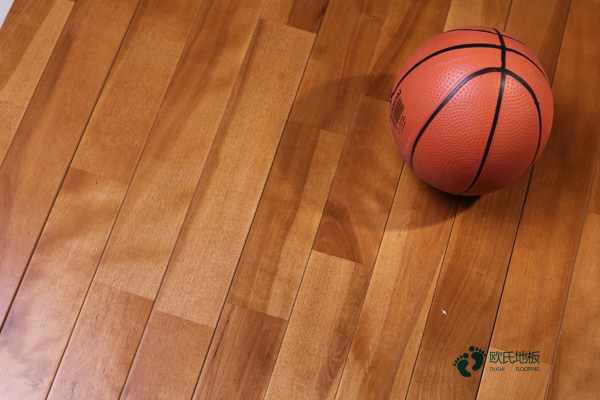 实木体育木地板专业养护3