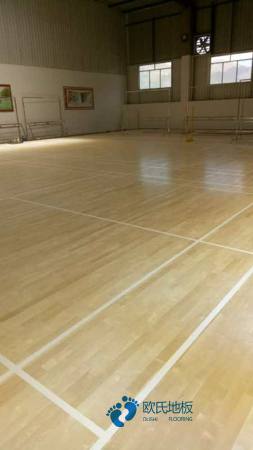 实木体育篮球木地板清洁养护2