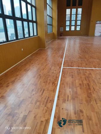 小学体育场馆木地板施工3