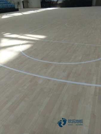 实木体育篮球木地板地面哪种材料好2