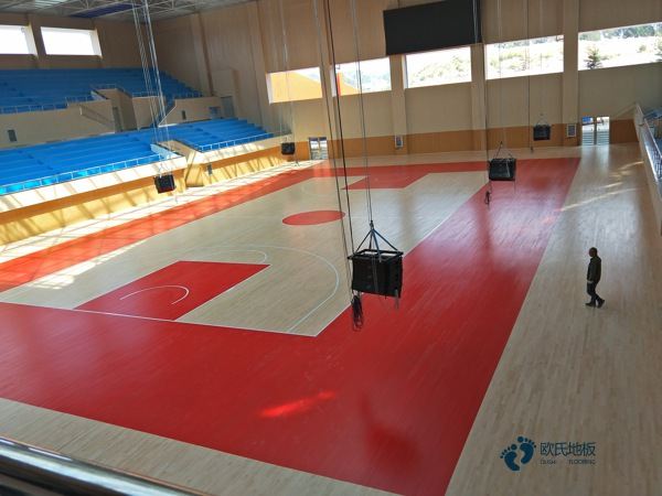 质量好体育篮球木地板施工团队3