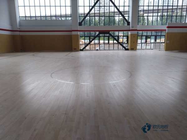 大学运动馆木地板施工2