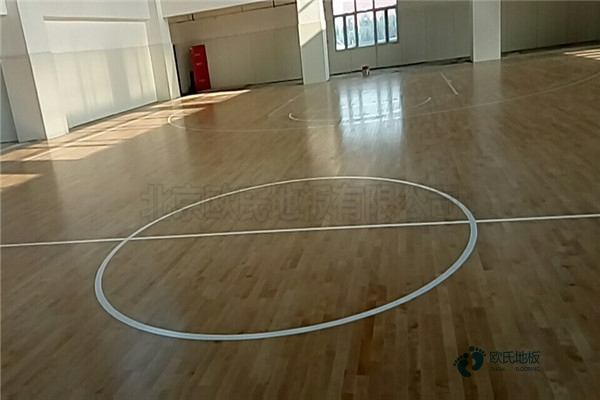 学校篮球馆地板优点1